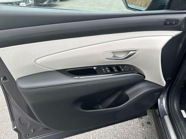 new 2025 Hyundai TUCSON Hybrid car, priced at $37,838