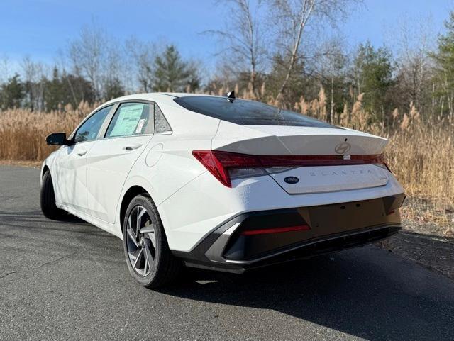 new 2024 Hyundai Elantra car, priced at $27,270