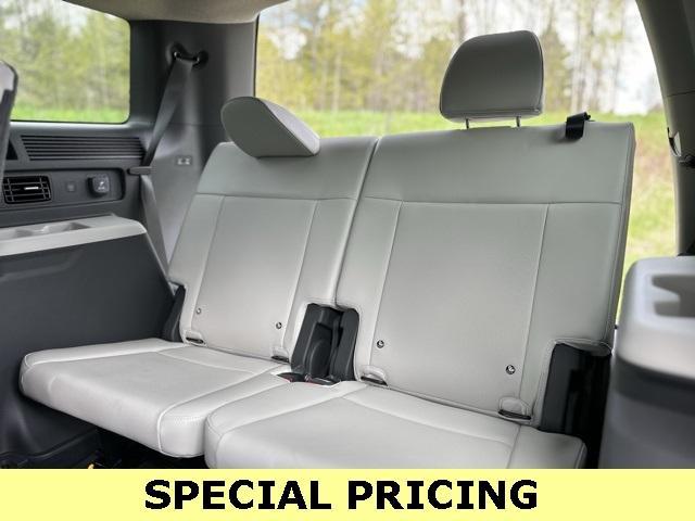 new 2024 Hyundai Santa Fe car, priced at $42,998