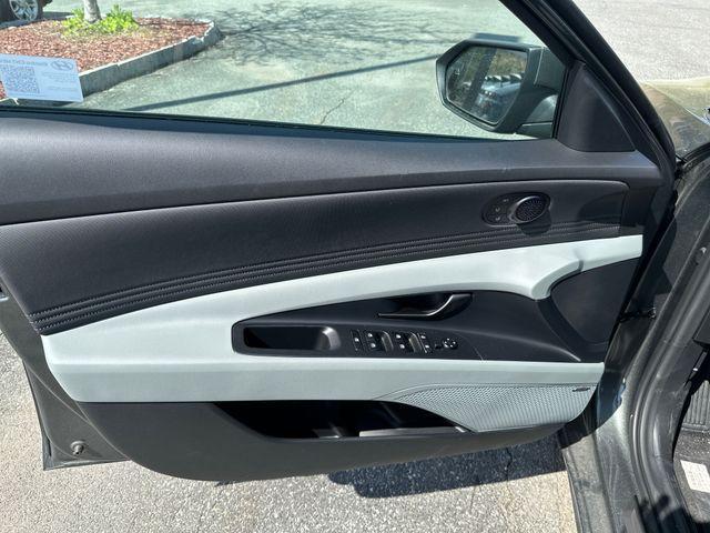 new 2025 Hyundai ELANTRA HEV car, priced at $27,426
