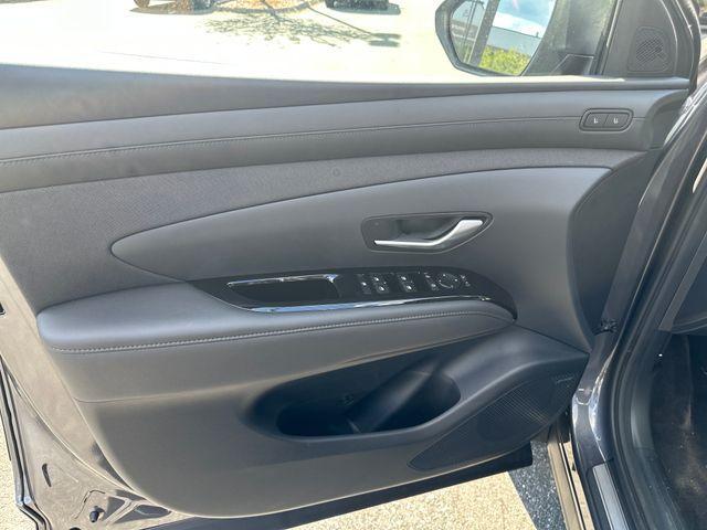 new 2025 Hyundai TUCSON Hybrid car, priced at $37,998