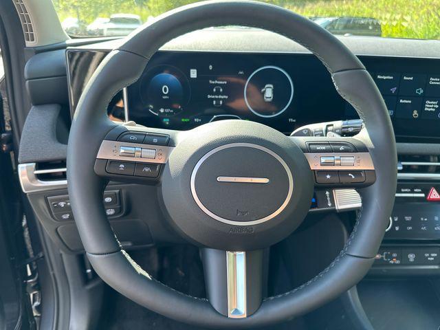 new 2025 Hyundai TUCSON Hybrid car, priced at $37,998