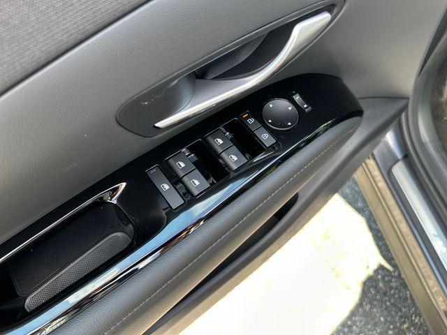 new 2025 Hyundai TUCSON Hybrid car, priced at $37,998