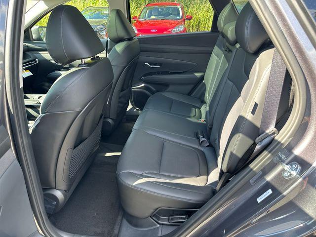 new 2025 Hyundai TUCSON Hybrid car, priced at $37,998