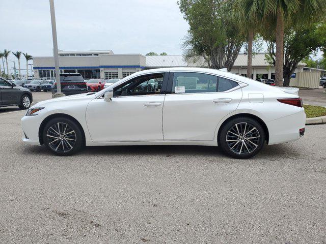 new 2025 Lexus ES 300h car, priced at $51,194