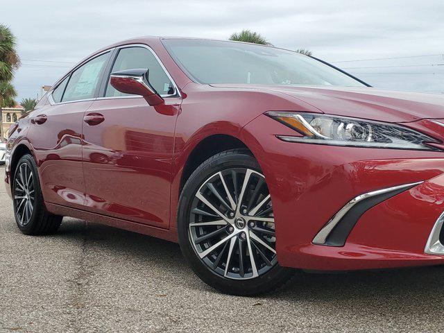 new 2025 Lexus ES 300h car, priced at $50,204