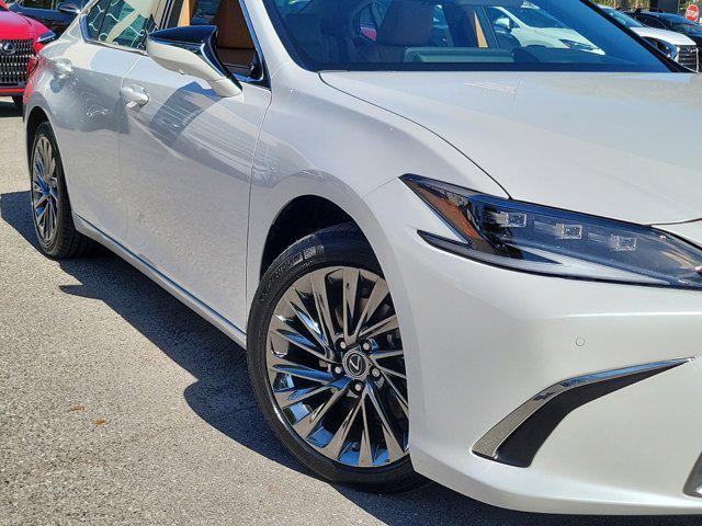 new 2025 Lexus ES 350 car, priced at $55,829