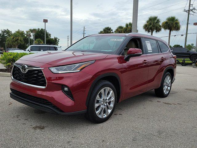 used 2021 Toyota Highlander car, priced at $37,412