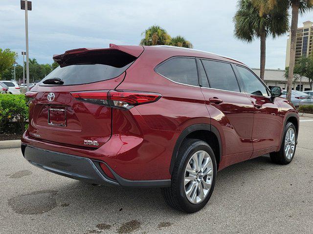 used 2021 Toyota Highlander car, priced at $37,412