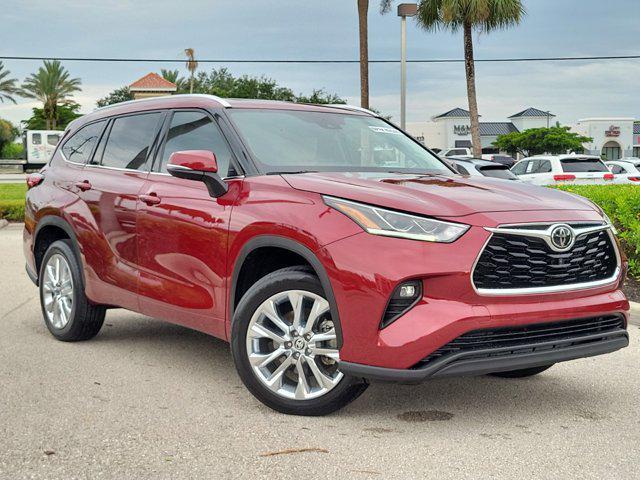 used 2021 Toyota Highlander car, priced at $37,412