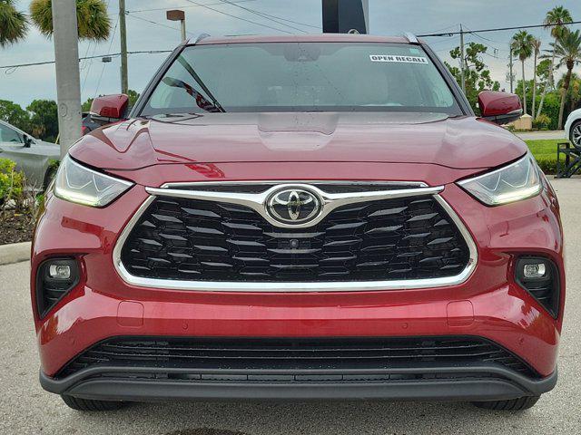 used 2021 Toyota Highlander car, priced at $37,412