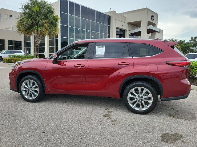 used 2021 Toyota Highlander car, priced at $37,412