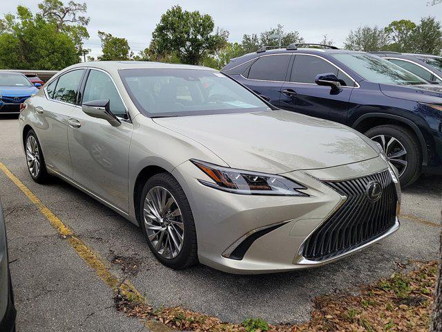 used 2019 Lexus ES 300h car, priced at $28,995