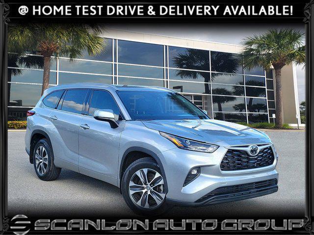 used 2022 Toyota Highlander car, priced at $32,493