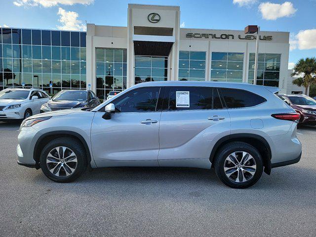 used 2022 Toyota Highlander car, priced at $32,493