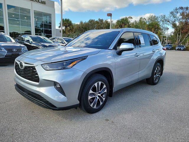 used 2022 Toyota Highlander car, priced at $32,493