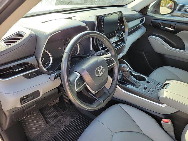 used 2022 Toyota Highlander car, priced at $32,493