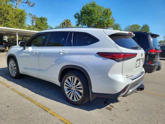 used 2023 Toyota Highlander car, priced at $42,994