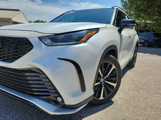 used 2022 Toyota Highlander car, priced at $36,950