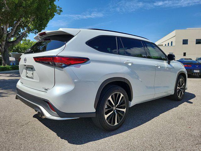 used 2022 Toyota Highlander car, priced at $36,950