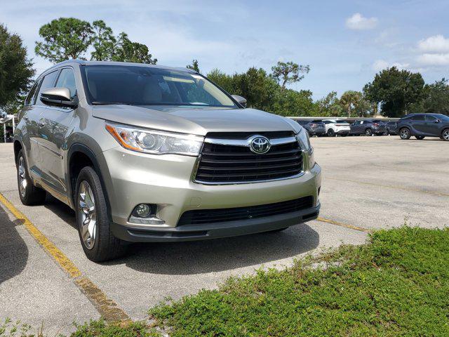 used 2015 Toyota Highlander car, priced at $22,459