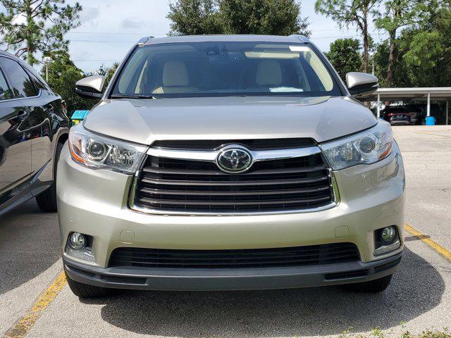 used 2015 Toyota Highlander car, priced at $22,459