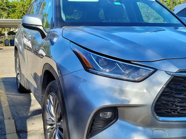 used 2021 Toyota Highlander Hybrid car, priced at $41,890