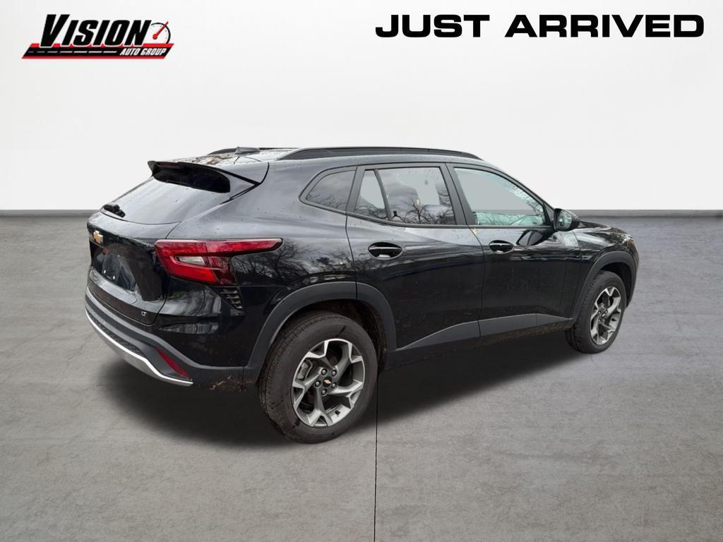 used 2024 Chevrolet Trax car, priced at $20,989