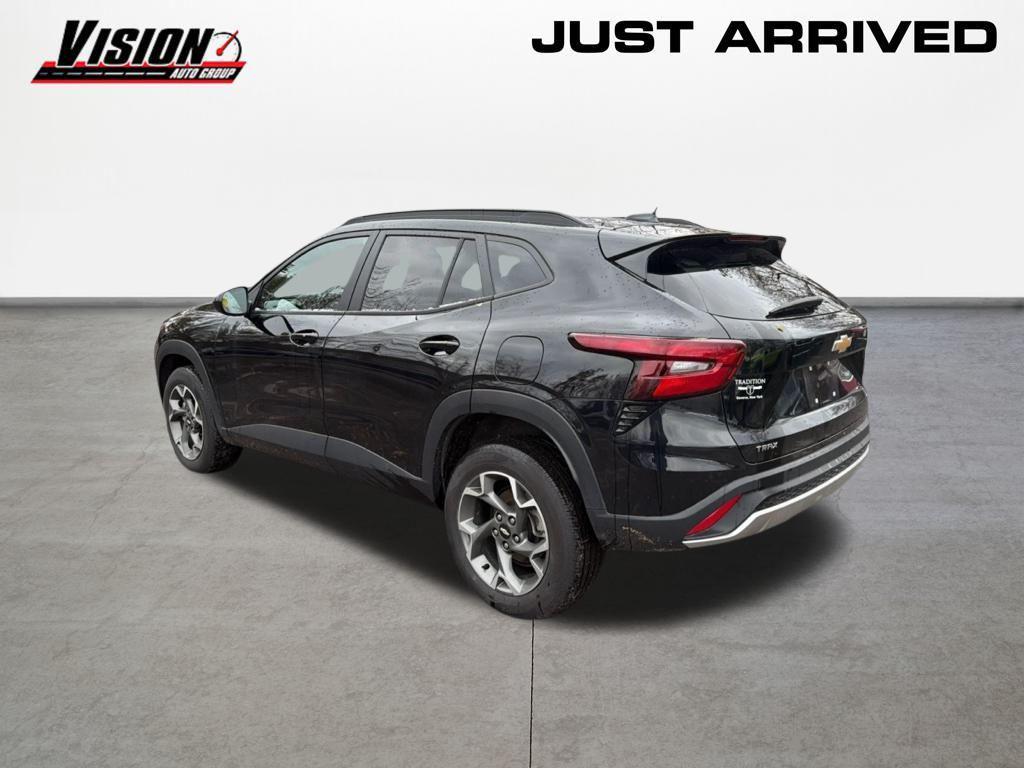 used 2024 Chevrolet Trax car, priced at $20,989