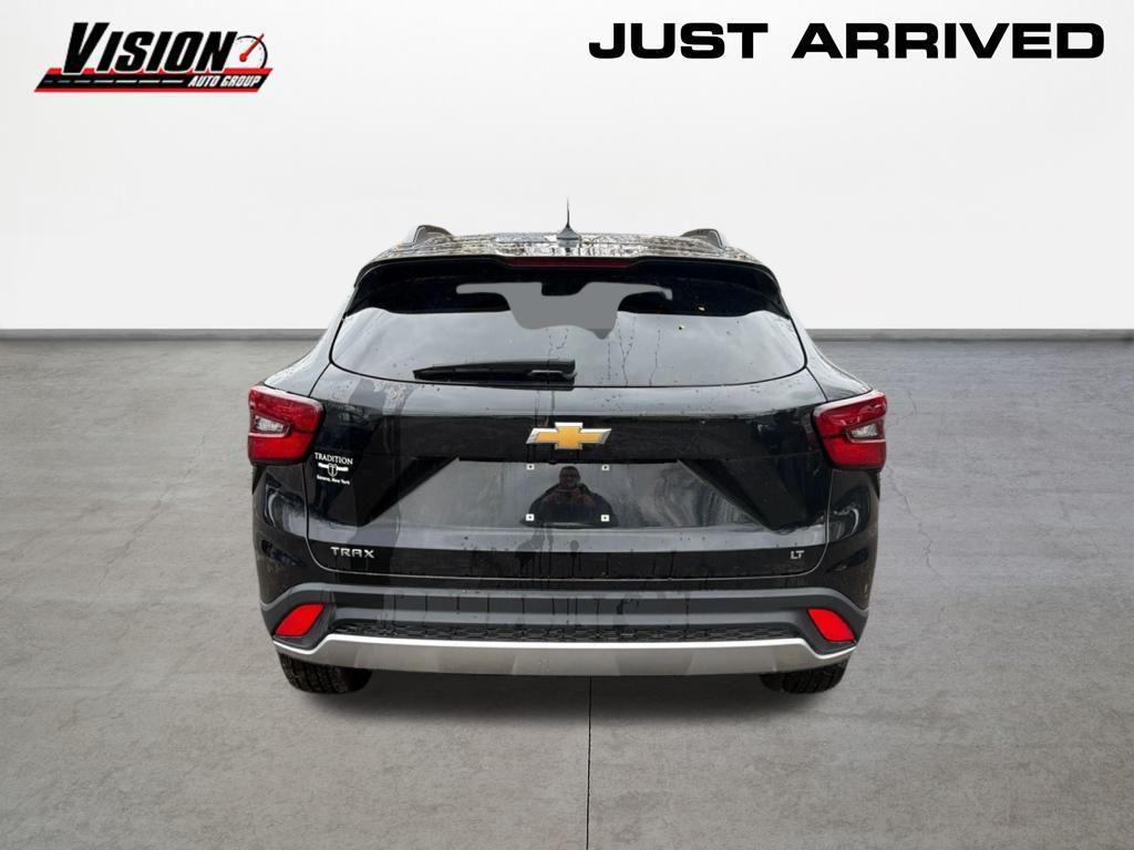 used 2024 Chevrolet Trax car, priced at $20,989