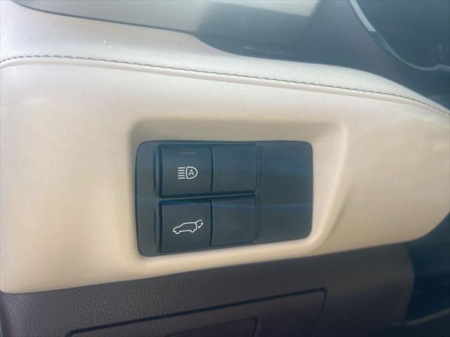 used 2020 Toyota Highlander car