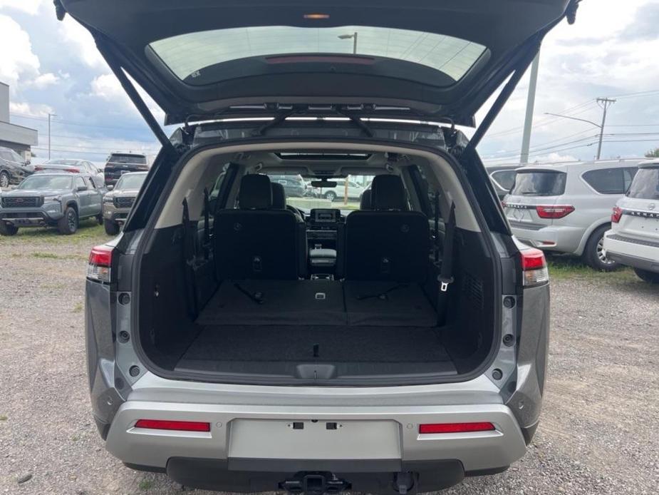 new 2024 Nissan Pathfinder car, priced at $45,400