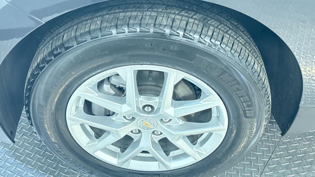 used 2023 Chevrolet Equinox car, priced at $23,995