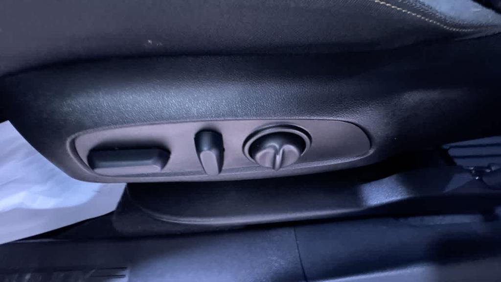 used 2023 Chevrolet Equinox car, priced at $23,995