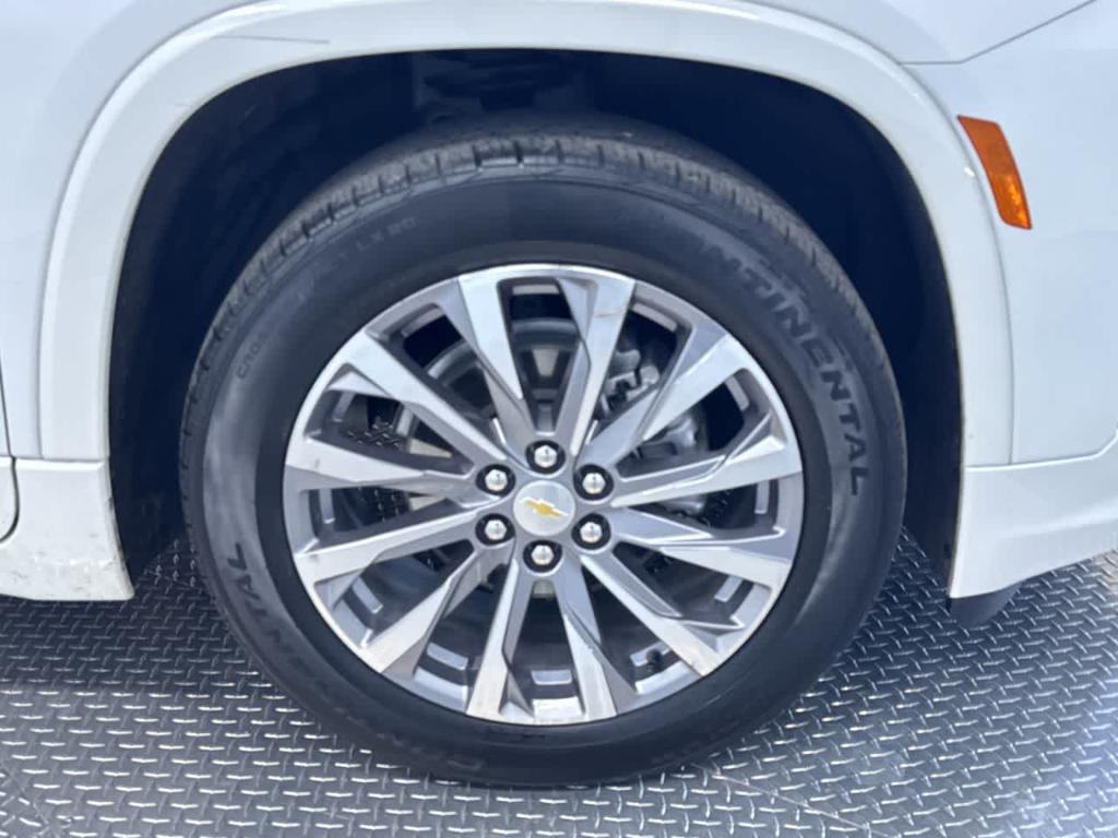used 2023 Chevrolet Traverse car, priced at $43,127