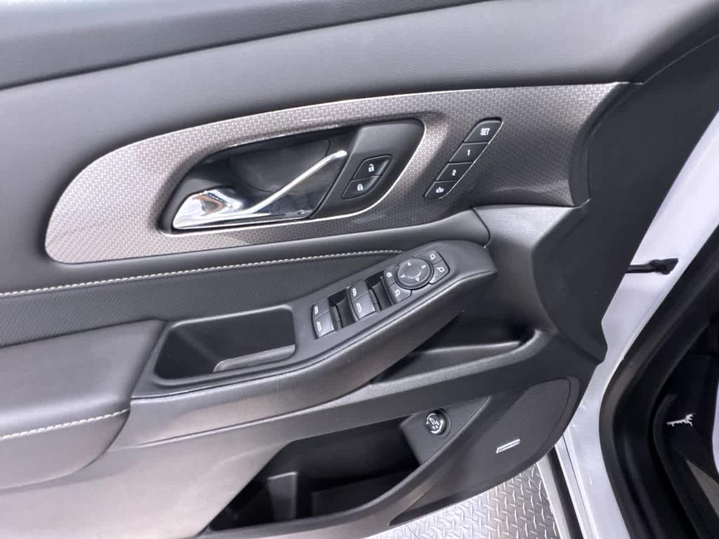 used 2023 Chevrolet Traverse car, priced at $43,127