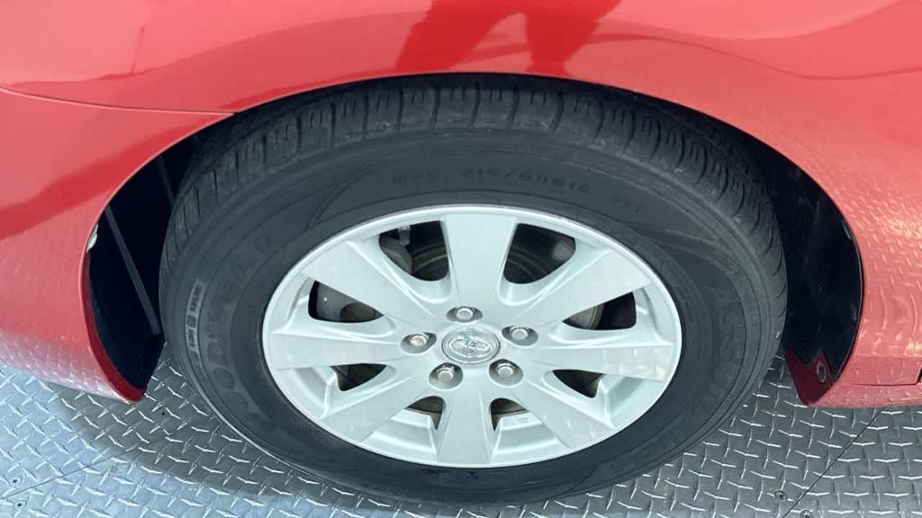 used 2009 Toyota Camry Hybrid car, priced at $8,900