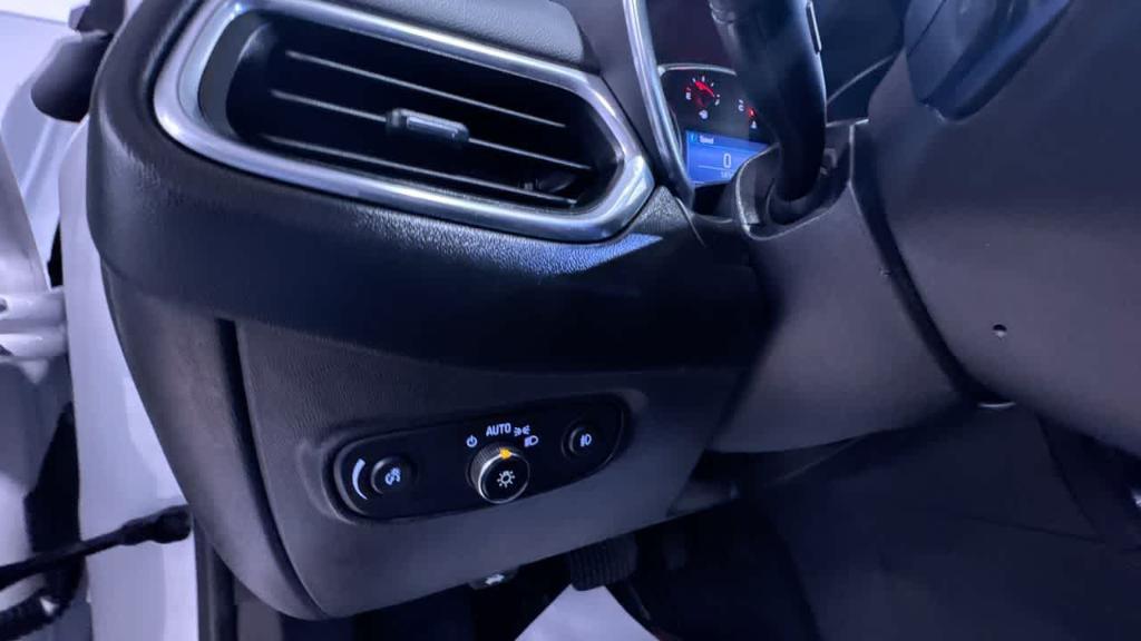 used 2020 Chevrolet Equinox car, priced at $19,895