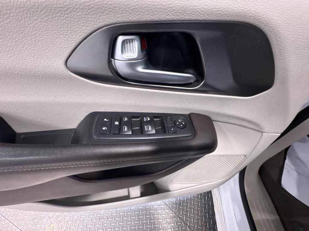 used 2017 Chrysler Pacifica car, priced at $9,871
