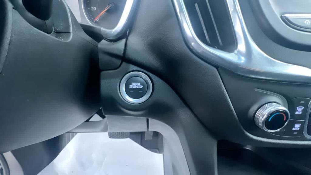 used 2022 Chevrolet Equinox car, priced at $22,765