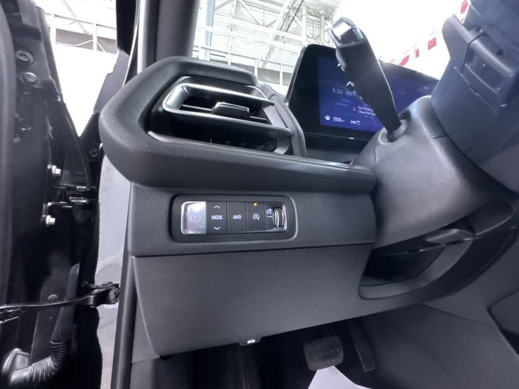 used 2024 Chevrolet Traverse car, priced at $41,318