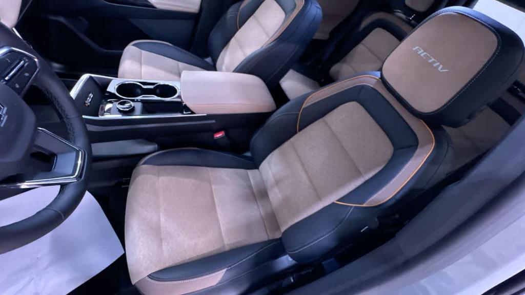 used 2026 Chevrolet Equinox car, priced at $33,994