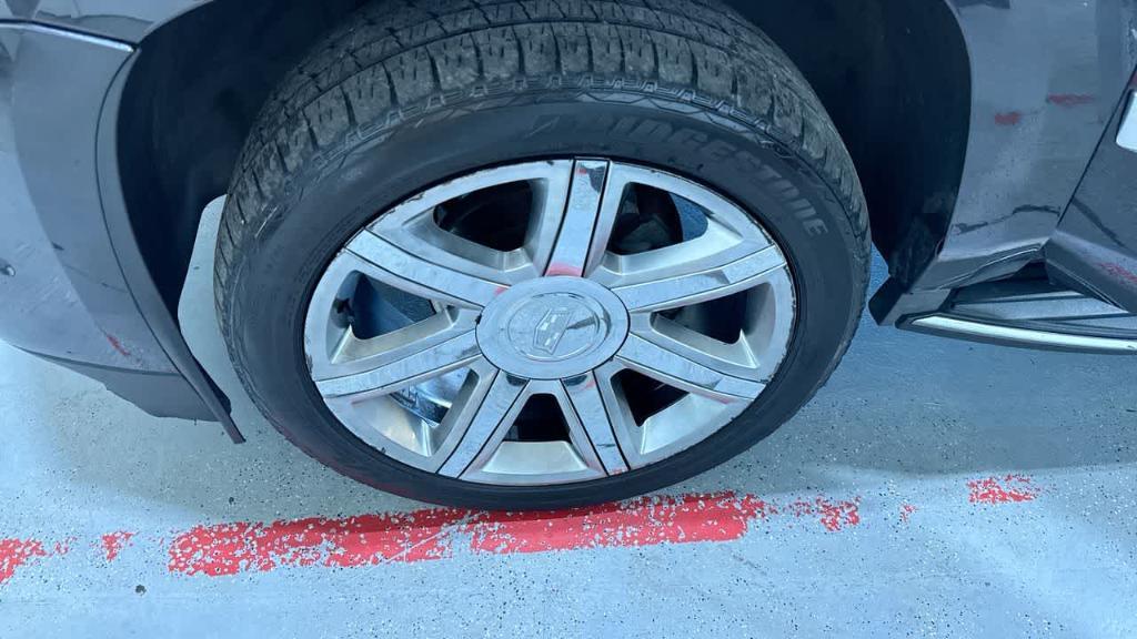 used 2017 Cadillac Escalade ESV car, priced at $24,395