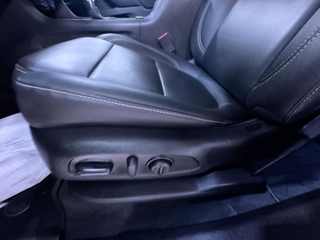 used 2023 Chevrolet Traverse car, priced at $33,199