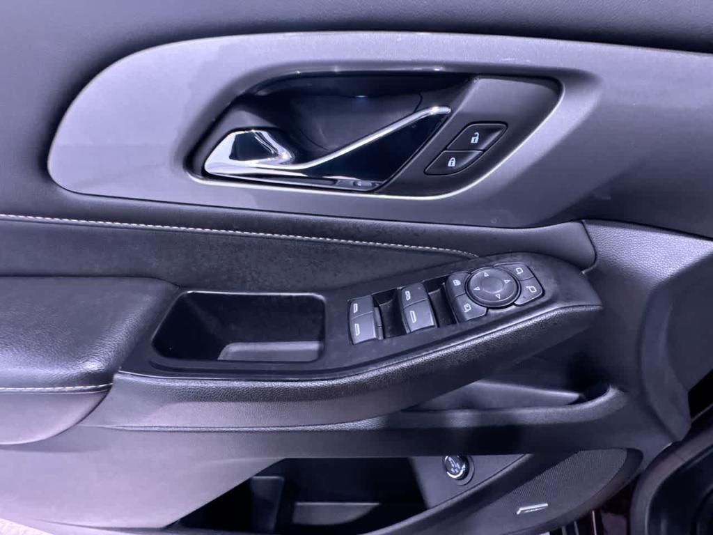 used 2023 Chevrolet Traverse car, priced at $33,199