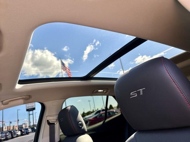 used 2023 Buick Envision car, priced at $34,969
