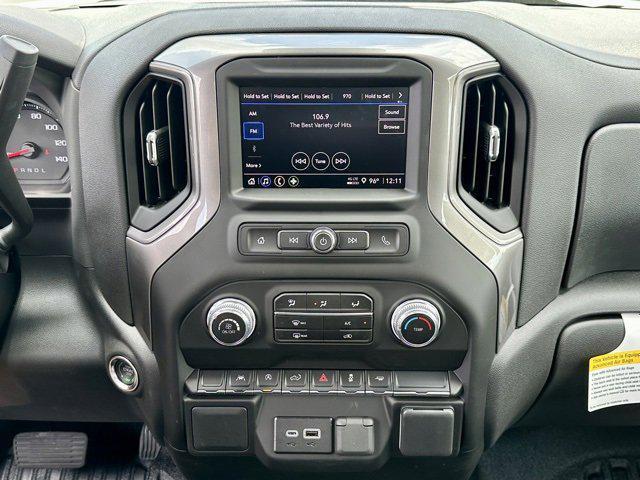 new 2025 GMC Sierra 1500 car, priced at $41,255