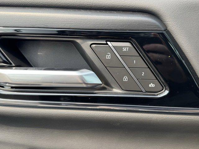 new 2025 GMC Yukon XL car, priced at $89,315