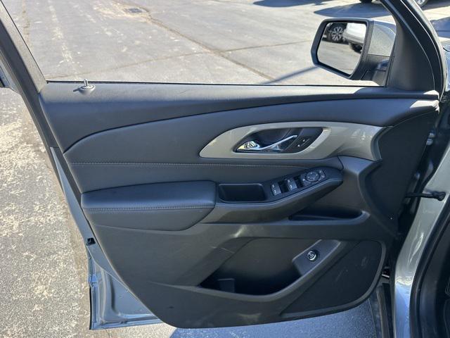 used 2023 Chevrolet Traverse car, priced at $32,564