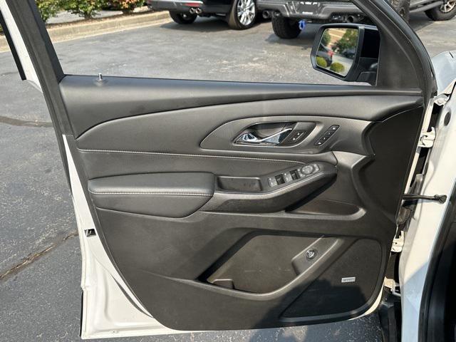 used 2023 Chevrolet Traverse car, priced at $37,681